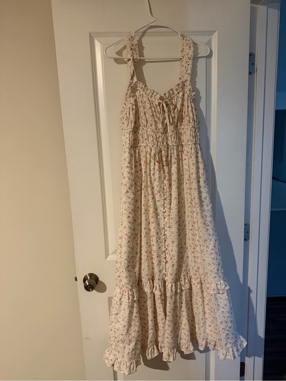 Storia Cream Floral Midi Dress